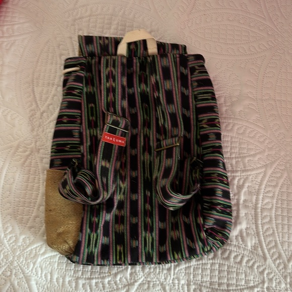 Back pack - Picture 2 of 5